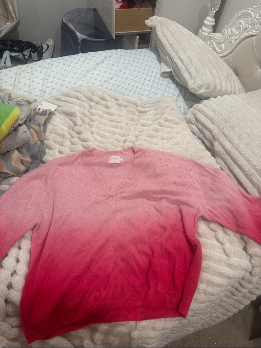 cashmere Ombre Pink V-Neck Gradient Sweater